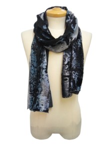 agr scarf worn by Kiiyan